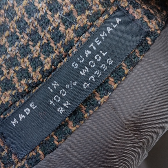 ALBERT NIPPON MEN'S VINTAGE PURE WOOL LUXURY (3) BUTTON TEXTURED BLAZER - Picture 16 of 17